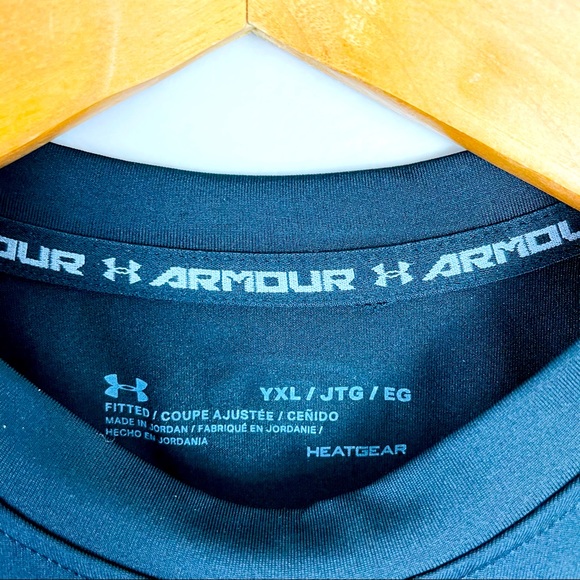 Under Armour youth XL tech shirt like new. Black - Picture 2 of 6